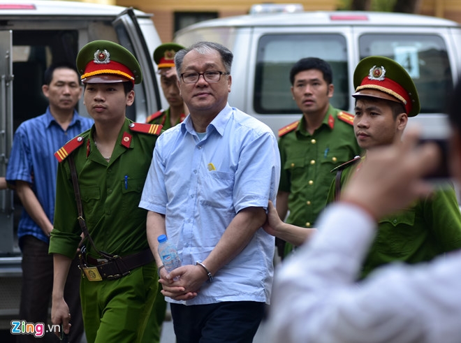 Ha Van Tham va hang chuc thuoc cap bi dua ra xet xu sang nay hinh anh 3