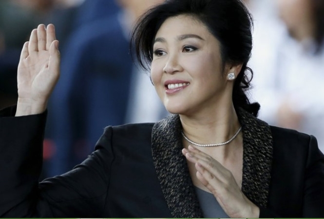 ba yingluck vut dien thoai, doi xe trong vu dao thoat vi dai hinh anh 1