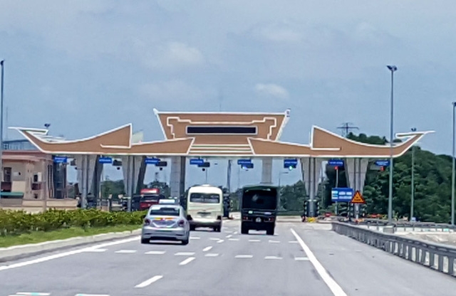 Dự án BOT cầu Hạc Trì bị vỡ phương án tài chính nên ngân hàng cũng khốn khổ vì thu nợ