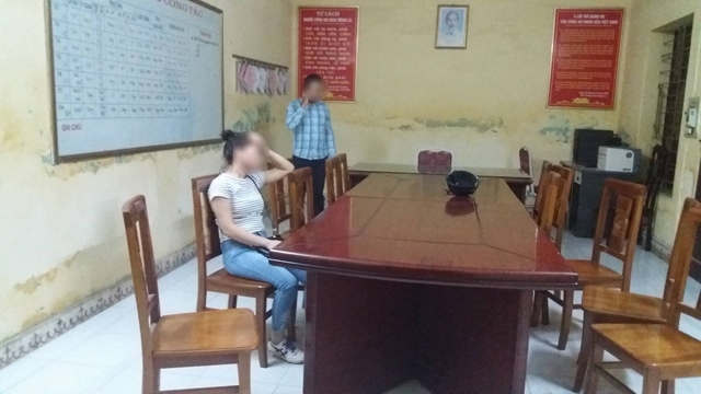 biet chong co nhan tinh, vo van co niu keo: 