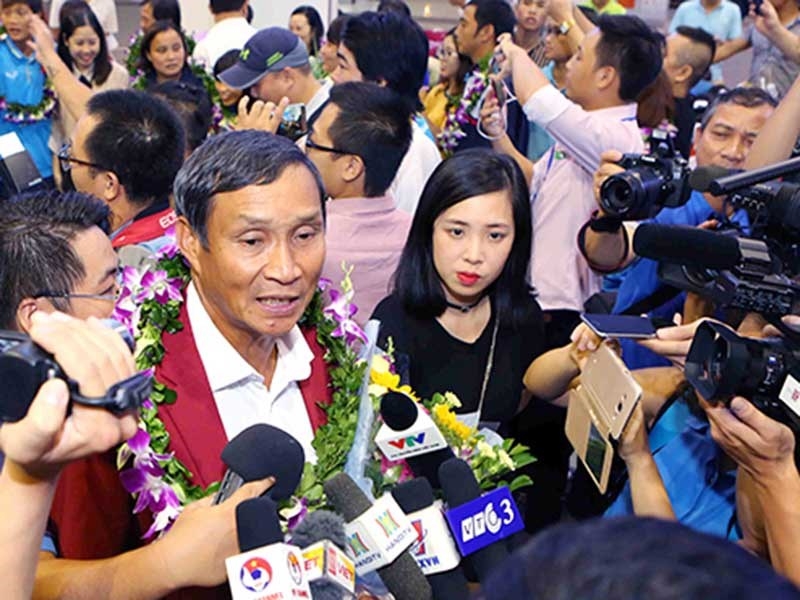 Ông Chung lại cứu thua cho VFF - ảnh 1