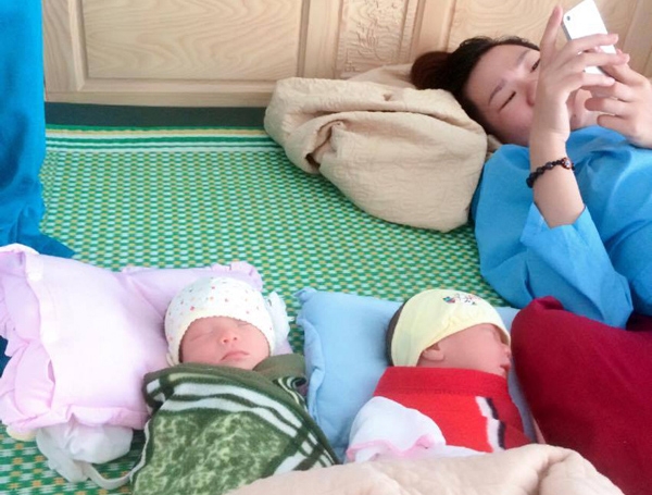 6 nam nguoc xuoi tim con cua cap vo chong 
