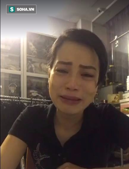 Vợ Xuân Bắc suy sụp, gầy sọp và khóc nghẹn khi livestream - Ảnh 4.