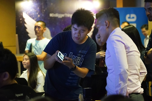 loat-su-kien-ra-mat-galaxy-note8-tren-the-gioi-6