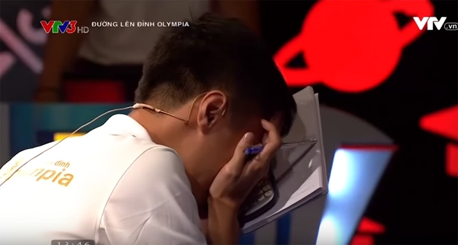 quan quan olympia bi “nem da” vi khoc nhu mua khi gianh chien thang hinh anh 3