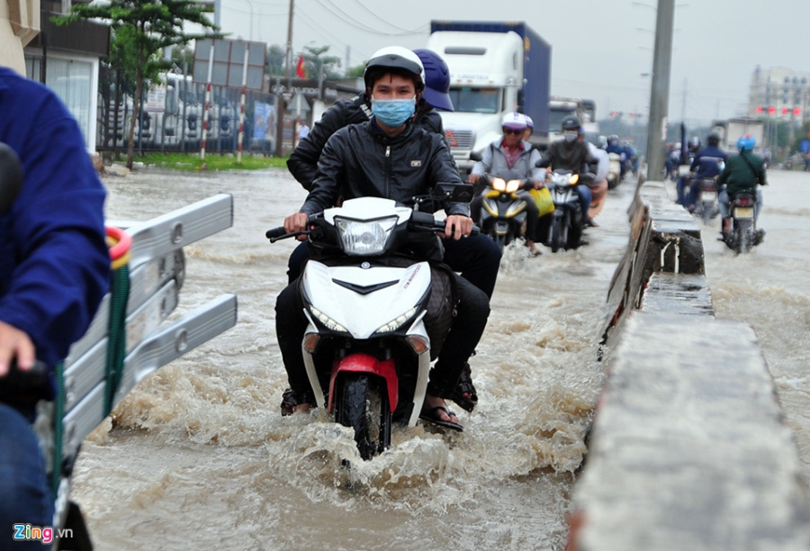 Quoc lo 51 o Dong Nai chim trong bien nuoc suot 7 gio hinh anh 4