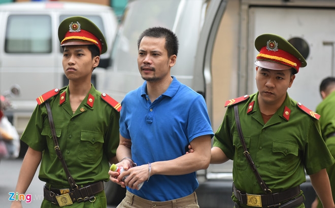 Em ho Nguyen Xuan Son duoc luat su de nghi tra tu do tai toa hinh anh 2