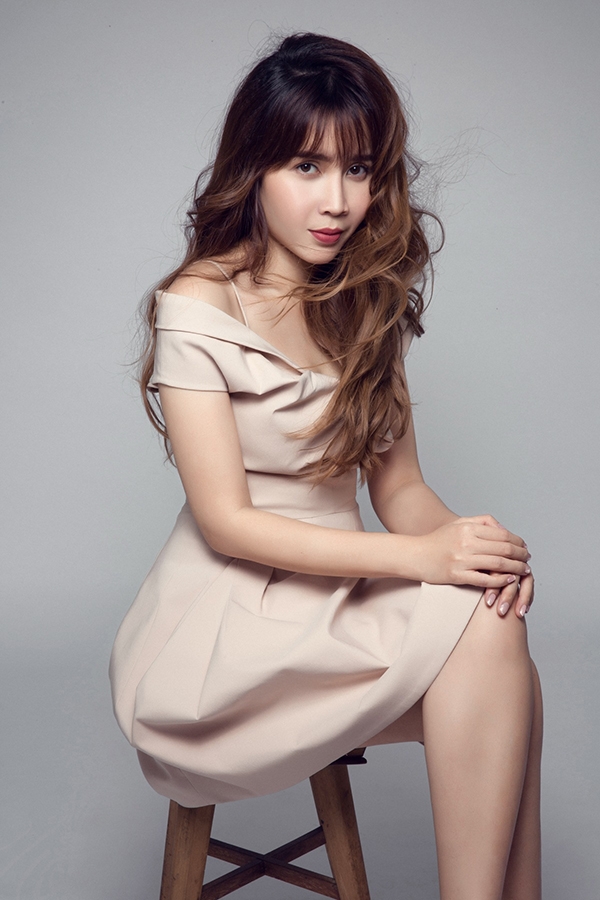 luu-huong-giang-khoe-vai-tran-trong-bo-anh-quang-ba-single-moi-2