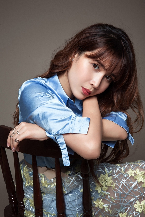 luu-huong-giang-khoe-vai-tran-trong-bo-anh-quang-ba-single-moi-7