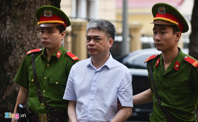Luat su cho cau tra loi 'quyet dinh sinh mang' cua Nguyen Xuan Son hinh anh 1