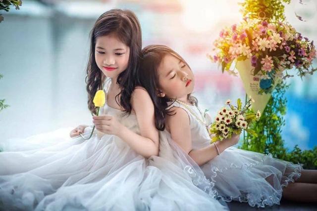  Đây là hai cô con gái thứ hai và thứ ba của Bích Hạnh 